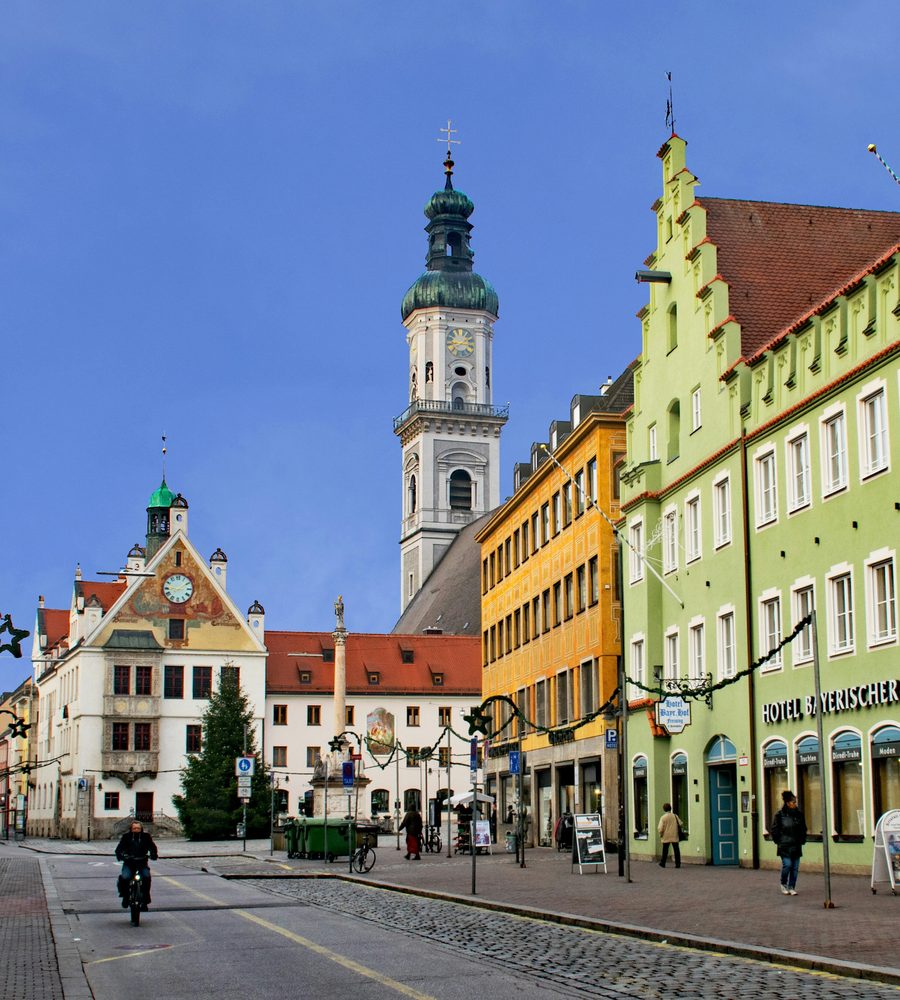 Freisinger Altstadt mit Rathaus und Turm von St. Georg